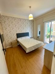 Miete Etagenwohnung in Santiago lozano 13. Excelente piso de 4 dormitorios, un baño, un aseo y terraza cerc