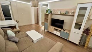 Location Appartement à Calle gutierre tibón 23. Espectacular piso de 3 dormitorios con terraza en campo verde