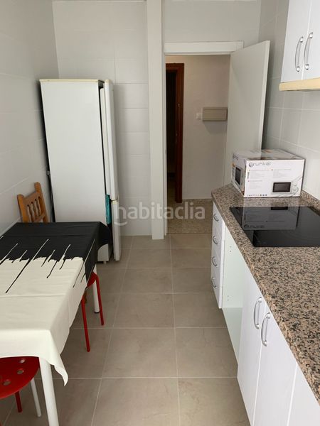 Foto bc4e164a-17d6-4342-8a38-3c0de2868a0f. Alquiler ático alquiler de atico 3 dormitorios la caleta en Granada