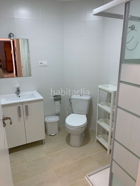 Foto d03ed6db-56f0-4e82-b5ff-9e19c265278f. Alquiler ático alquiler de atico 3 dormitorios la caleta en Granada