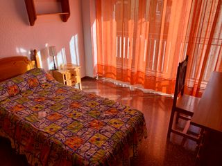 Rent Flat in Calle san juan de dios 43. Magnífico piso de 4 dormitorios y 2 baños con calefacción y wifi