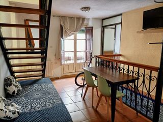 Affitto Casa a schiera in Calle elvira 140. Estupenda casa de 3 dormitorios con terraza y wifi incluido en c