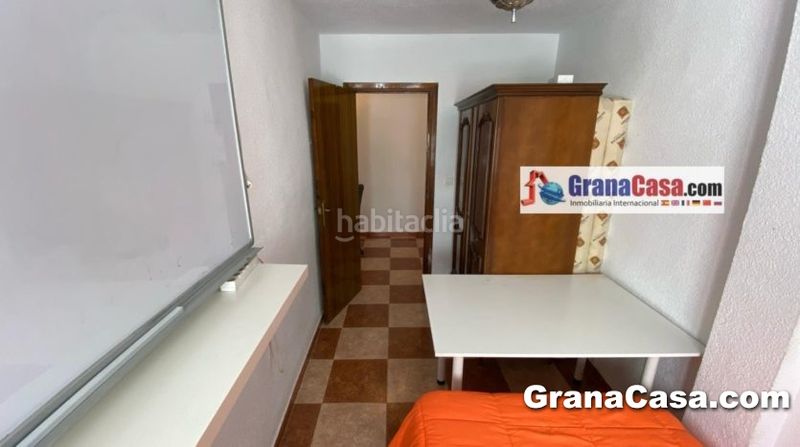 Foto ee317d8f-7c0b-43ee-a76c-ad5636d951a0. Alquiler ático  con 2 dormitorios en plaza toros. en Granada