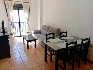 Affitto Appartamento in Calle san isidro 15. Magnífico piso de 2 dormitorios con calefacción incluida junto a