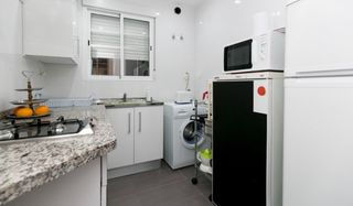 Affitto Appartamento in Camino de ronda 175. Piso de 4 dormitorios con wifi incluido en camino de ronda