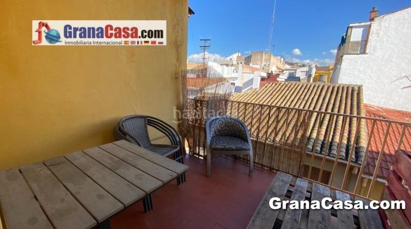 Foto 61cb0d28-a547-4804-8062-ee18fd011fc0. Alquiler ático en calle tablas 9 ático de 3 dormitorios con calefacción central y terraza en calle tablas en Granada