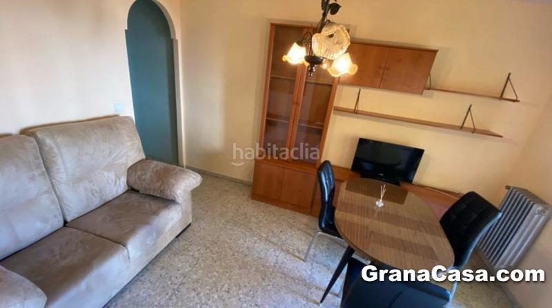 Foto bed44630-883d-41b8-9412-e044cf585a95. Alquiler ático en calle tablas 9 ático de 3 dormitorios con calefacción central y terraza en calle tablas en Granada