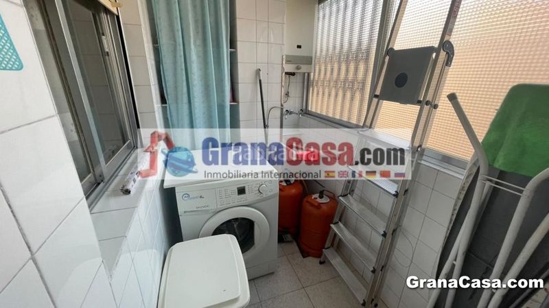 Foto 9aa87c70-2e73-40eb-8b73-948f11d5a334. Alquiler piso en plaza de la trinidad 5 piso de 2 dormitorios exterior en plaza trinidad en Granada