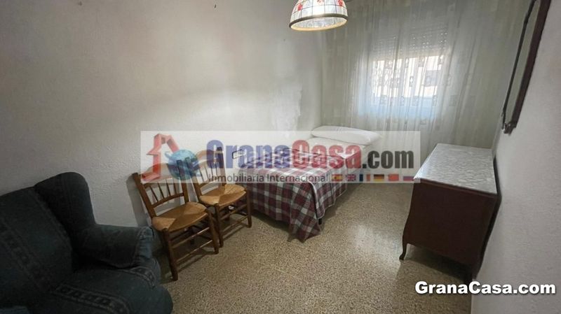 Foto c2780aa1-8c0e-4e66-8cd0-03f50527435d. Alquiler piso en plaza de la trinidad 5 piso de 2 dormitorios exterior en plaza trinidad en Granada