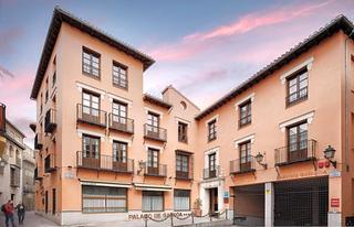 Rent Car parking in Plaza de gamboa 8-21. Garaje en pleno centro de granada, al lado del ayuntamiento