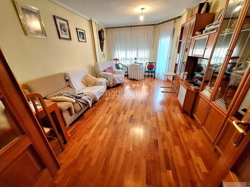 Foto 5cfed8bd-8cf9-41fd-860e-54e8344ebc94. Pis amb calefacció aparcament a Centro Albacete