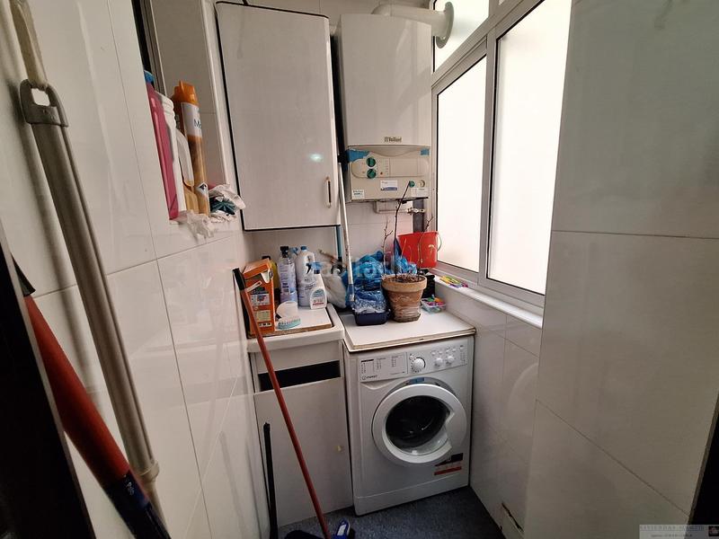 Foto 8bb7be5b-af39-481a-b816-e6a5128b2498. Pis amb calefacció aparcament a Centro Albacete