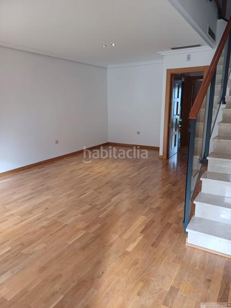 Foto cc3cf332-5e36-46a2-844a-e151d39443cd. Rent chalet with heating parking pool in Facultad de Medicina Albacete