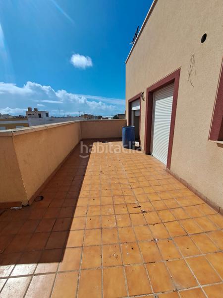 Foto 0d7d6195-2f37-4b2e-b195-800a07ad5f1a. Ático gran ático en buena zona en Roquetas pueblo Roquetas de Mar