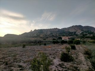 Propriété à Instinción. Económico terreno plano de 2000metros