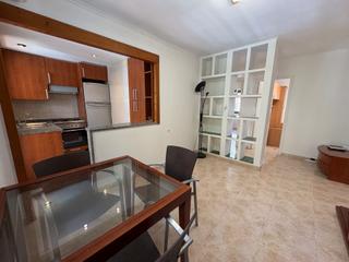 Appartement  Avinguda de sant narcís. Piso de 3 habitaciones con parking privado