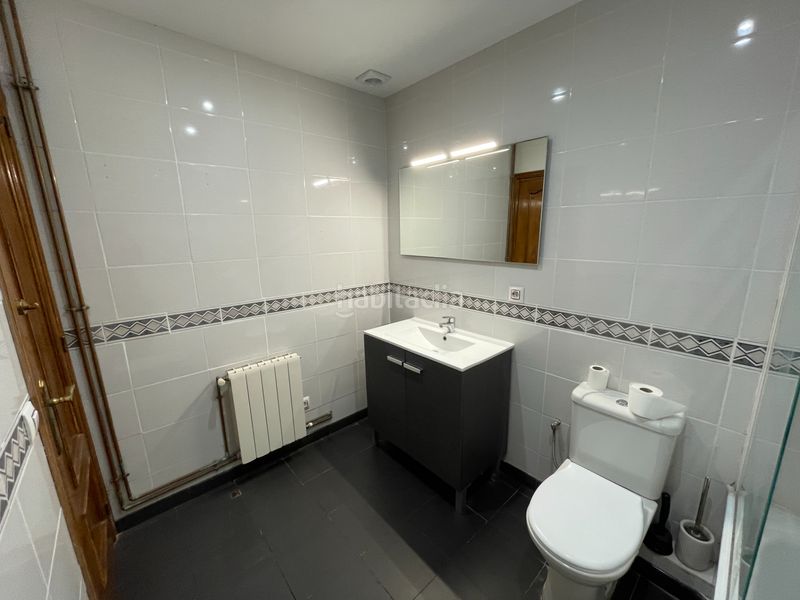 Foto 8eca6ee0-1a6f-4188-ae82-4b2a42a27eab. Àtic a carrer major 383 a Barri dels Escriptors Salt