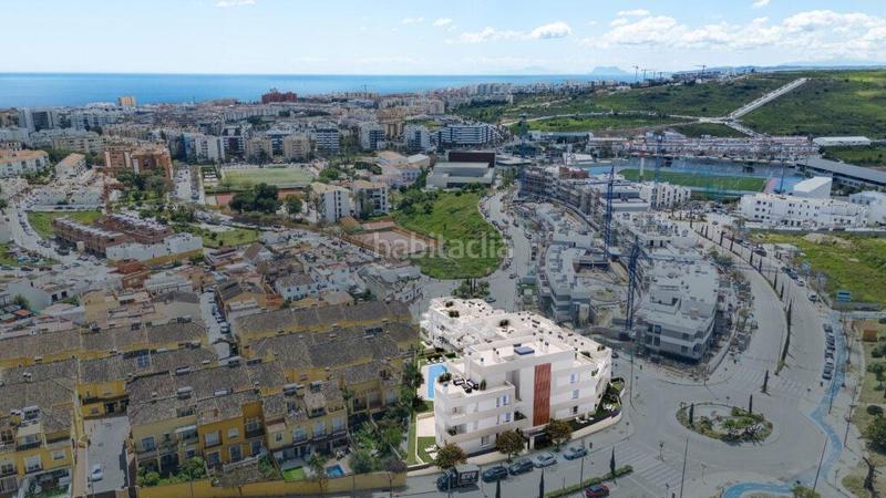 Foto 820adff9-bea2-48ae-954f-9226c0a2f54a. Planta baja en calle calle félix troyano bajo de 2 dormitorios con jardín privado nueva milla de oro en Estepona