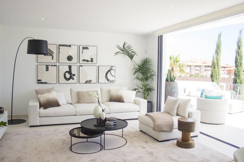 Foto cc9006d9-5709-4dce-9f78-8cf081667582. Apartamento en avenida avenida 8 de marzo listo para entrar a vivir! 2 dormitorios con terraza panorámica y vistas abiertas al mar en Fuengirola