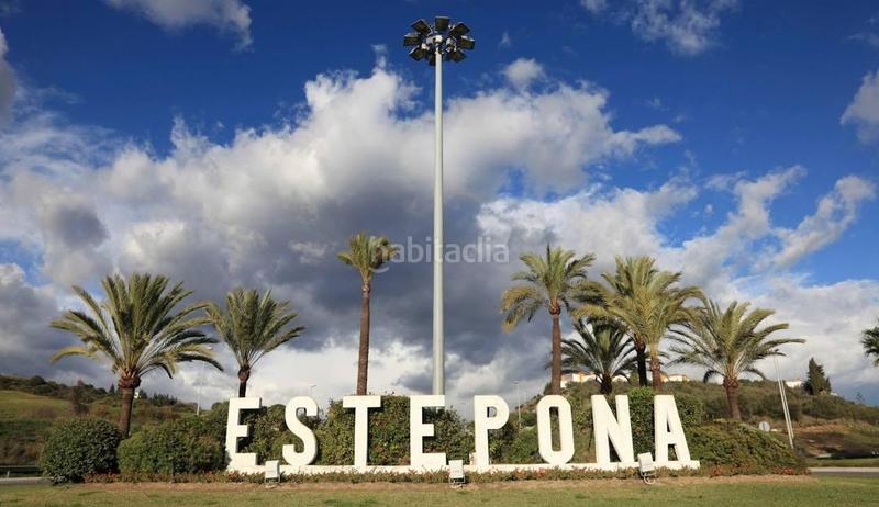 Foto f9944632-aeb6-436f-835f-fa6ac14e6086. Apartamento en camino loma retamar apartamento de 3 dormitorios con gran terraza en Estepona
