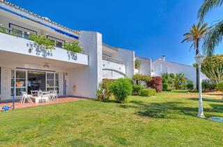 Reihenhaus  Calle cipreses  20. Oportunidad de inversión gran chalet adosado en calahonda  urban