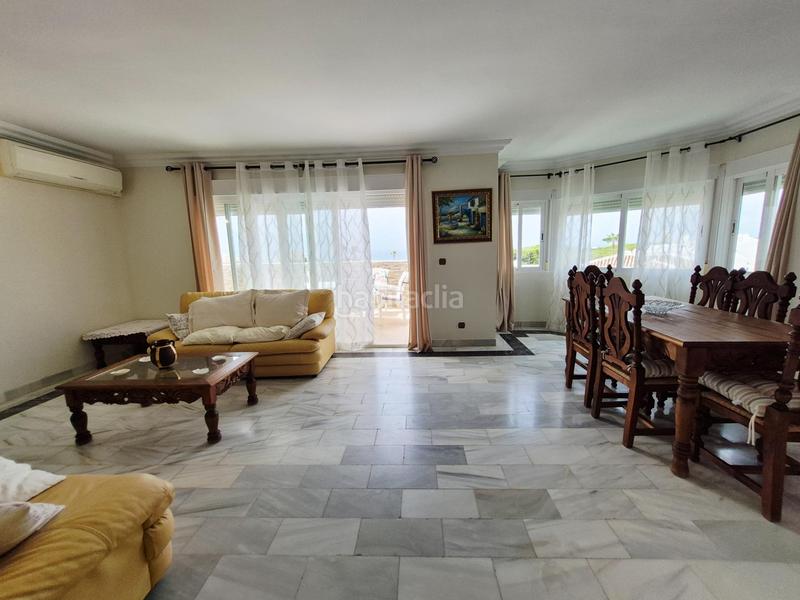 Foto 8137863f-bfd9-491b-9685-615885afacf1. Lloguer àtic a calle mar Calahonda 3 a Calahonda Mijas