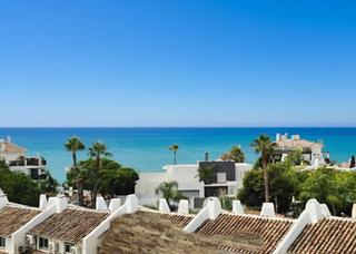 Rent Penthouse in Calle mar calahonda 3. Ático en calahonda del sol de 2 dormitorios y vistas al mar