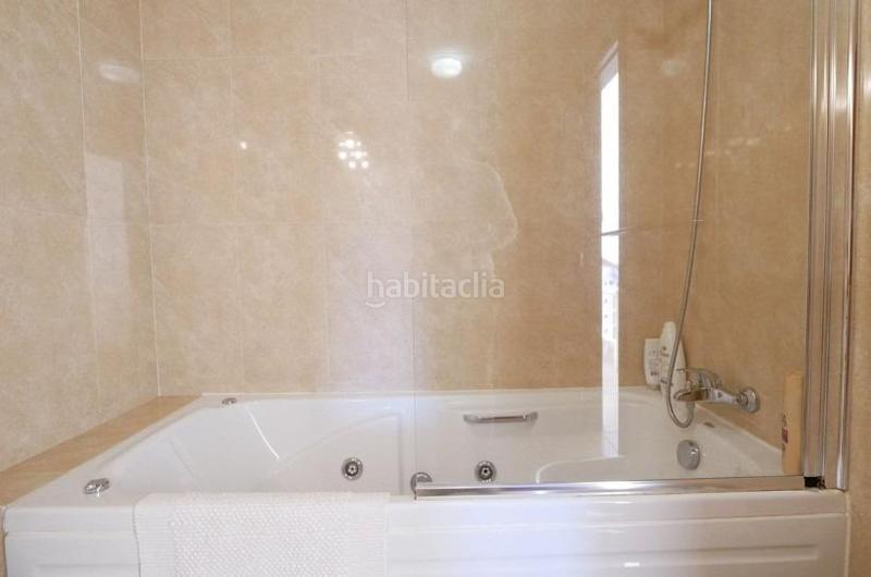 Foto 7e3f13a6-43d0-4617-8868-58d43cf97dac. Miete appartement in calle cristobal colon Calahonda 5 in Mijas