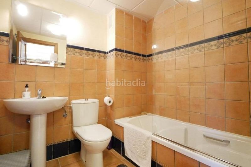 Foto b41e24c3-3aa6-4e5d-9f8c-614d78b5e3bc. Miete appartement in calle cristobal colon Calahonda 5 in Mijas