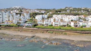 Chalet in Riviera del Sol. Stunning twobedroom corner townhouse ideally positioned on the s