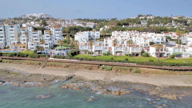 Foto d6a26db2-25a2-4dd4-9c36-79861b9ad411. Xalet amb piscina a Riviera del Sol Mijas