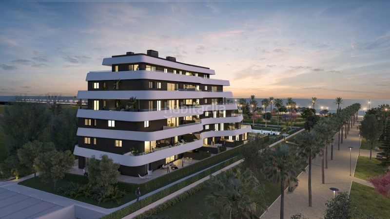 Foto c649e729-664f-41ed-8c8a-ed22077ea7a4. Apartament amb aparcament piscina a Los Álamos Torremolinos