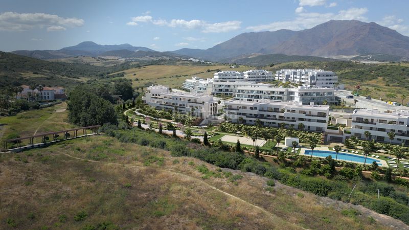 Foto 2cebb8f8-577e-4fca-b1ec-dad9acdaa02a. Apartament amb calefacció aparcament piscina a Buenas Noches Estepona