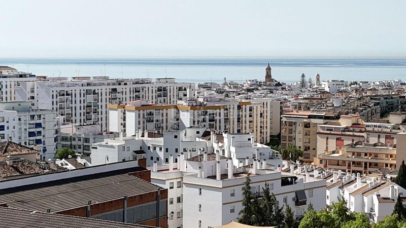 Foto 2b314ddc-a597-44c6-8098-5e0b6ab86df8. Apartament amb calefacció aparcament piscina a Zona Calvario Estepona