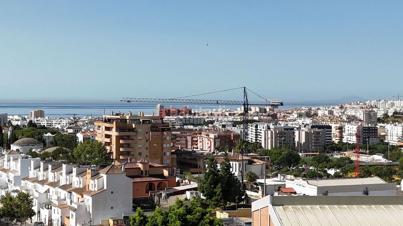 Foto 995204ed-bc78-4202-86cc-9b6bff6d368e. Apartament amb calefacció aparcament piscina a Zona Calvario Estepona
