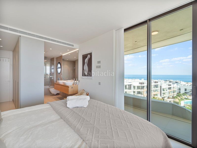 Foto d99ceb78-59a3-440d-91bc-48001636f62f. Apartament amb calefacció aparcament piscina a Torreblanca del Sol Fuengirola
