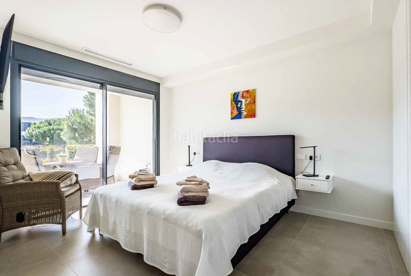 Foto 62823b06-e30c-4883-a529-ee83e3dbe903. Xalet amb calefacció aparcament piscina a Cabopino - Artola Marbella