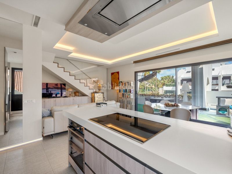 Foto e6e82ecc-bee5-47fa-b3dd-911278ead7c5. Apartament amb calefacció aparcament piscina a Marbesa Marbella