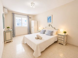 Appartement à La Cala Mijas. Viva en la cala de mijas a solo unos pasos de la playa  piso de