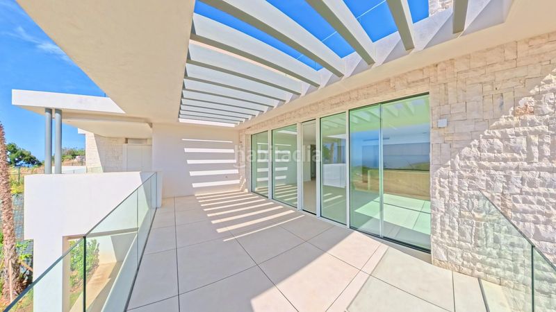 Foto b3a39128-220e-4e58-8e26-936dd7edb317. Apartament amb aparcament piscina a La Mairena Ojén