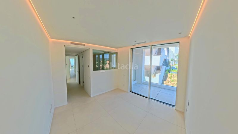 Foto edf96a76-2add-47a4-96e0-7cc39960ec00. Apartament amb aparcament piscina a La Mairena Ojén