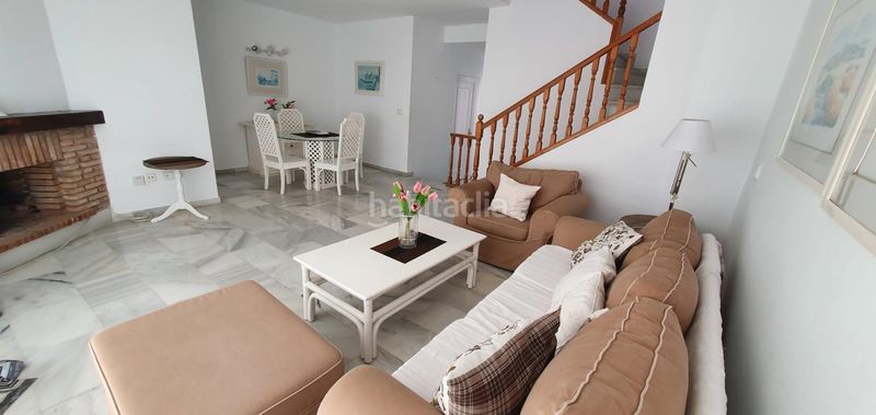 Foto 0f62e689-f765-4c48-a4fa-c57539f88c1d. Casa adossada amb piscina a Calahonda Mijas