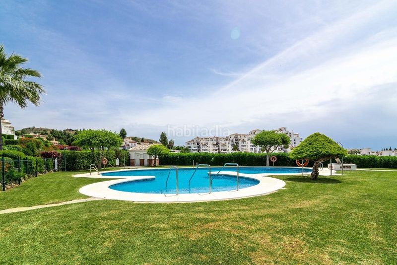 Foto 13292e26-47b8-4108-8d9f-b7166bd7b6f4. Casa adossada amb piscina a Calahonda Mijas