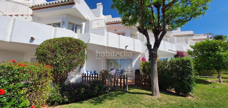 Foto b3a4a0be-d158-4f6f-848e-6296b8e437ed. Casa adossada amb piscina a Calahonda Mijas