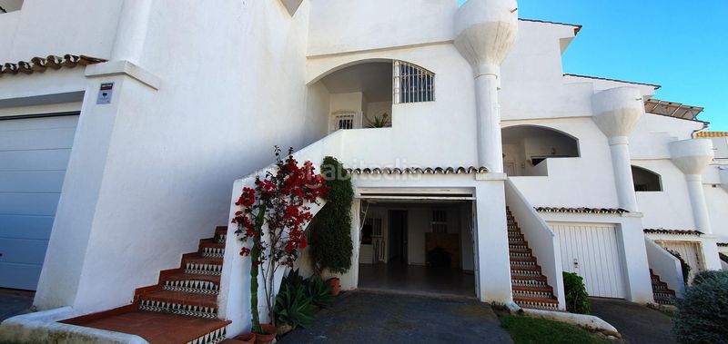 Foto f9882e6a-2391-4068-a490-1bab1e8e5e64. Casa adossada amb piscina a Calahonda Mijas