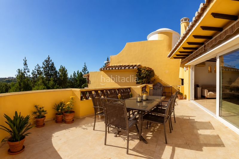 Foto 0d405249-55a0-4d3a-b914-fd1d26e7de20. Pis amb calefacció piscina a Calahonda Mijas