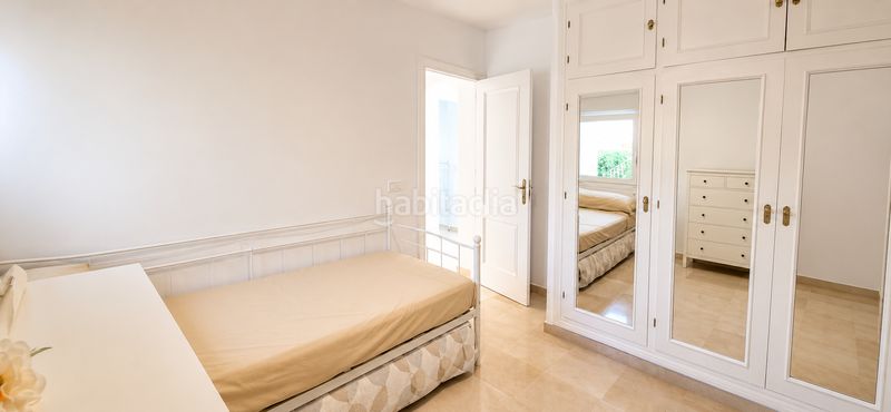 Foto cc788af4-8d89-4aaf-aaa7-e3e0d580d031. Pis amb calefacció piscina a Calahonda Mijas