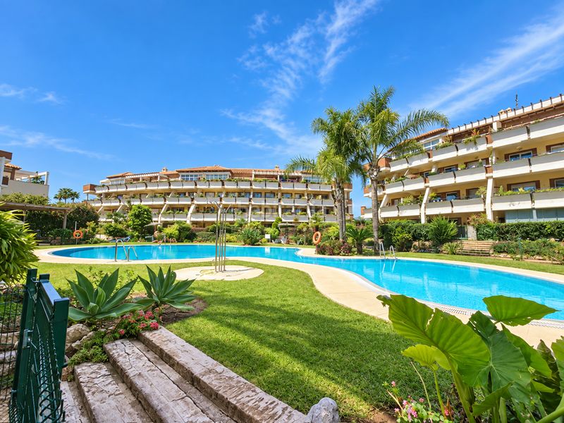 Foto d74c60fc-9240-42e4-94b0-f53e8b886787. Apartamento en green hills vida mediterránea en su máximo esplendor elegante vivienda con terraza y piscina en Riviera del Solen mediterranean living at its en Mijas