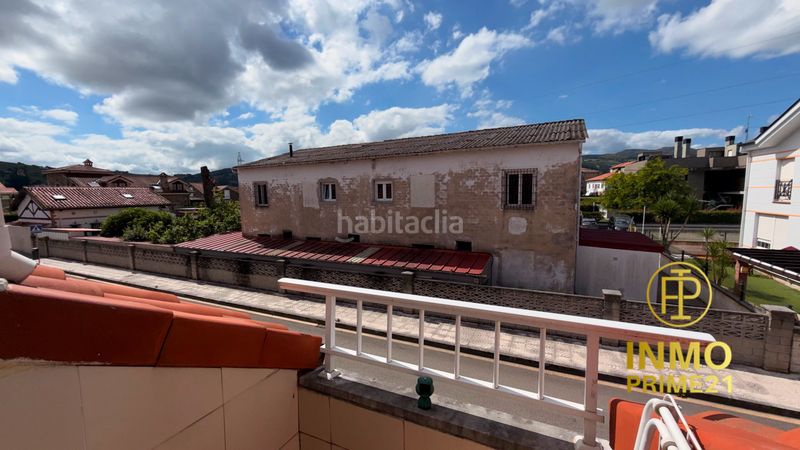 Foto 0adfe0ab-9e8e-4e83-8f82-35477e3b7a9e. Pis amb calefacció aparcament a Tanos Torrelavega