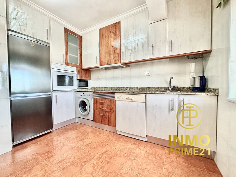 Foto 294ad2b2-1e91-4215-ba44-bf547066c567. Rent flat with heating in Los Castros Santander